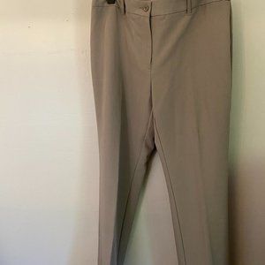NWT, Chico's Grandeur, Carnegie Short Tan Pants, Size .5 Short